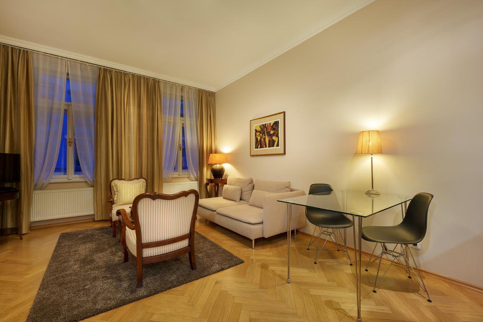 Aparthotel Hunger 4*