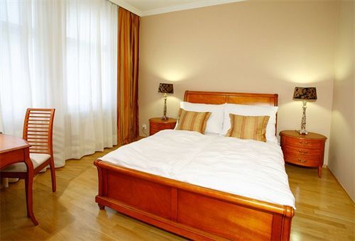 Hunger Aparthotel Praha